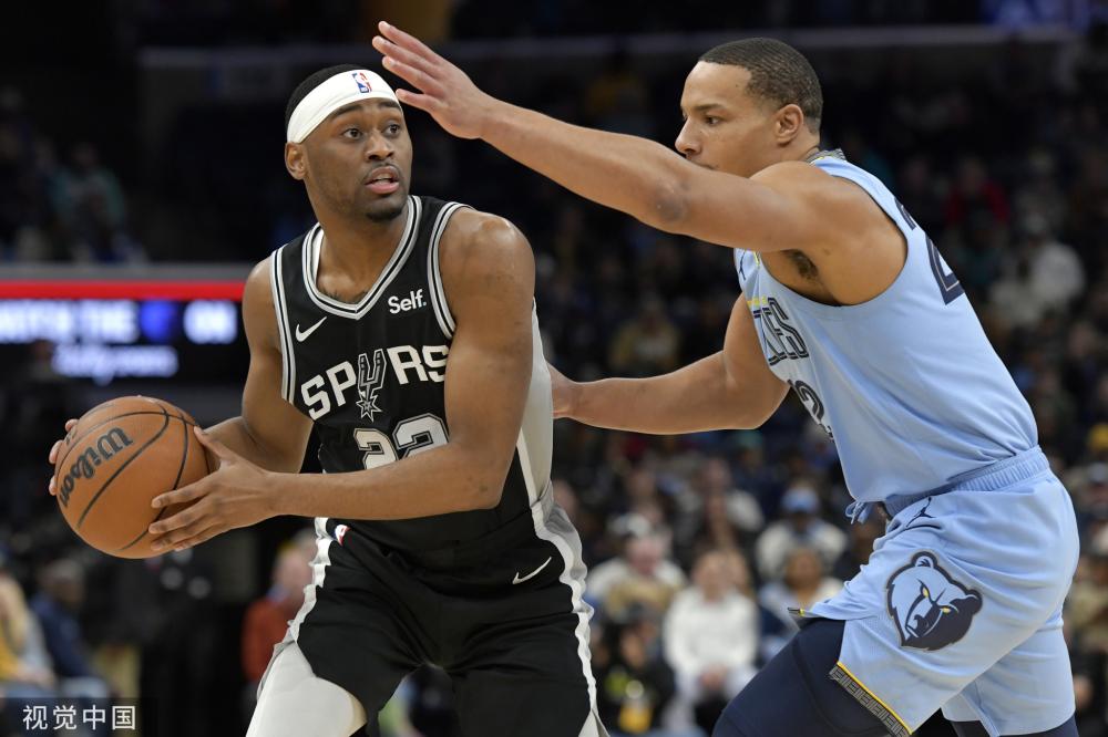 着极大的影 着极大的影