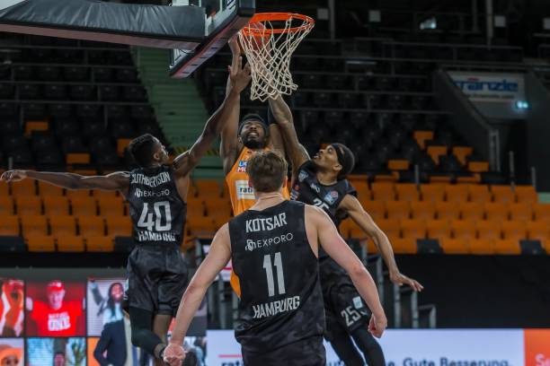 不仅是年龄 不仅是年龄