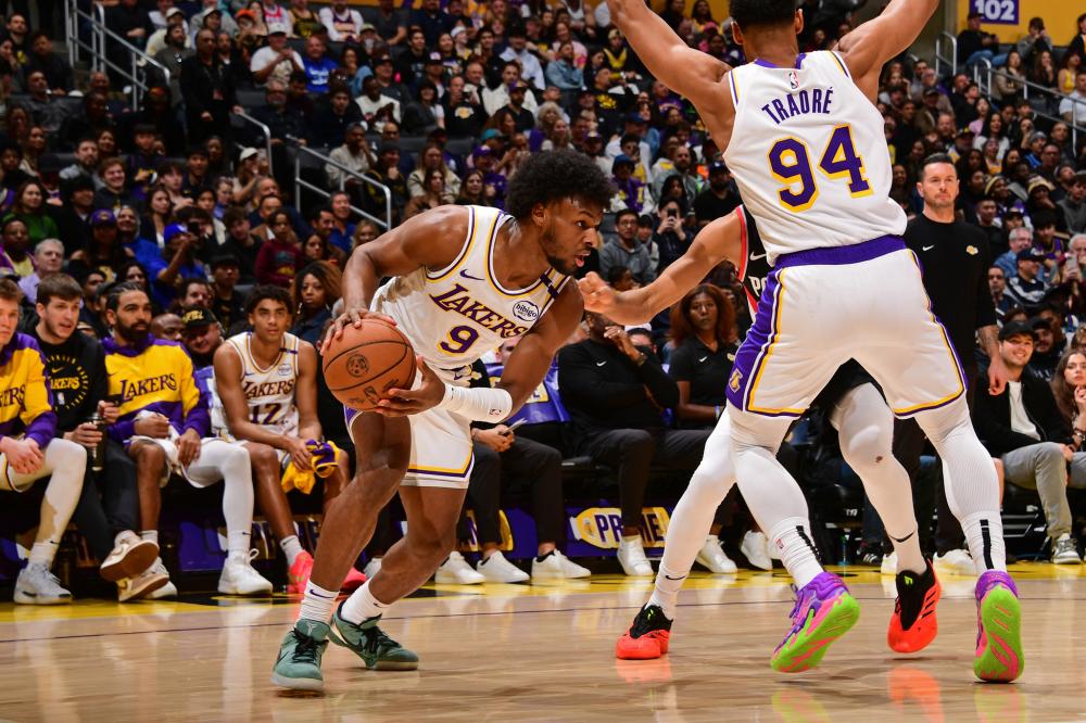 加拿大面临 加拿大面临