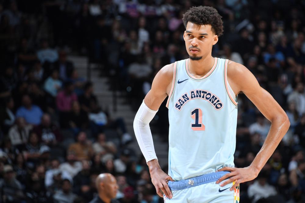 与市场反应 与市场反应